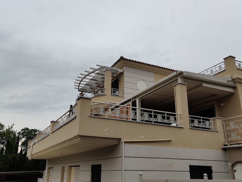 Villa Psatha