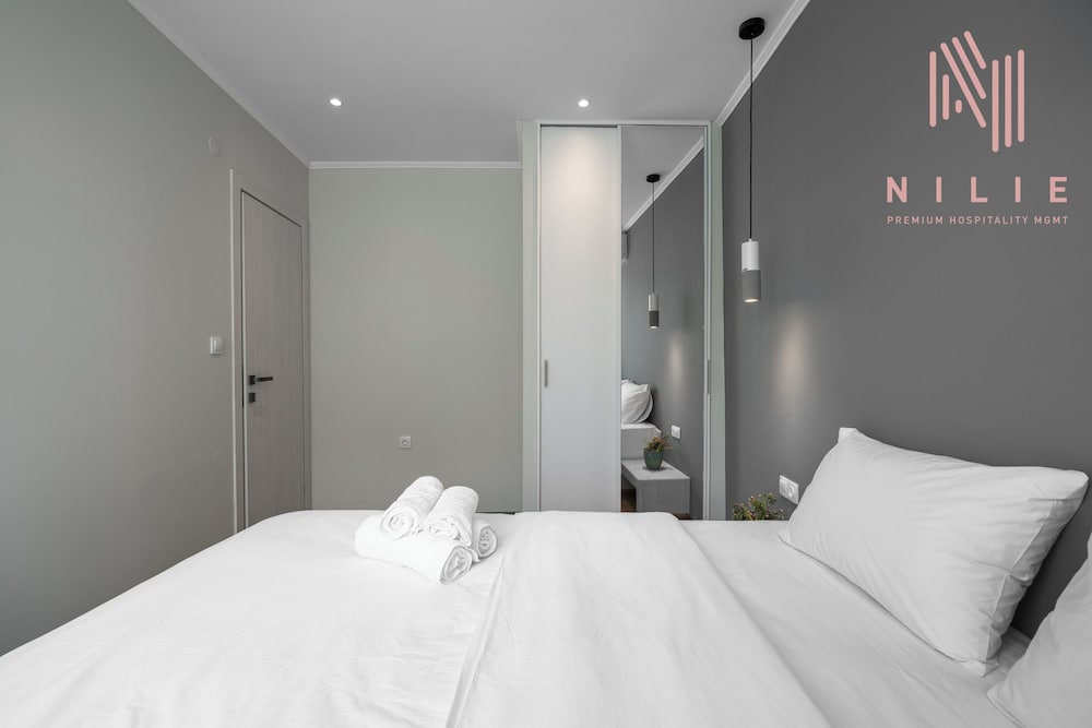 Bonsai Studios & Apartments, Nilie Hospitality MGMT