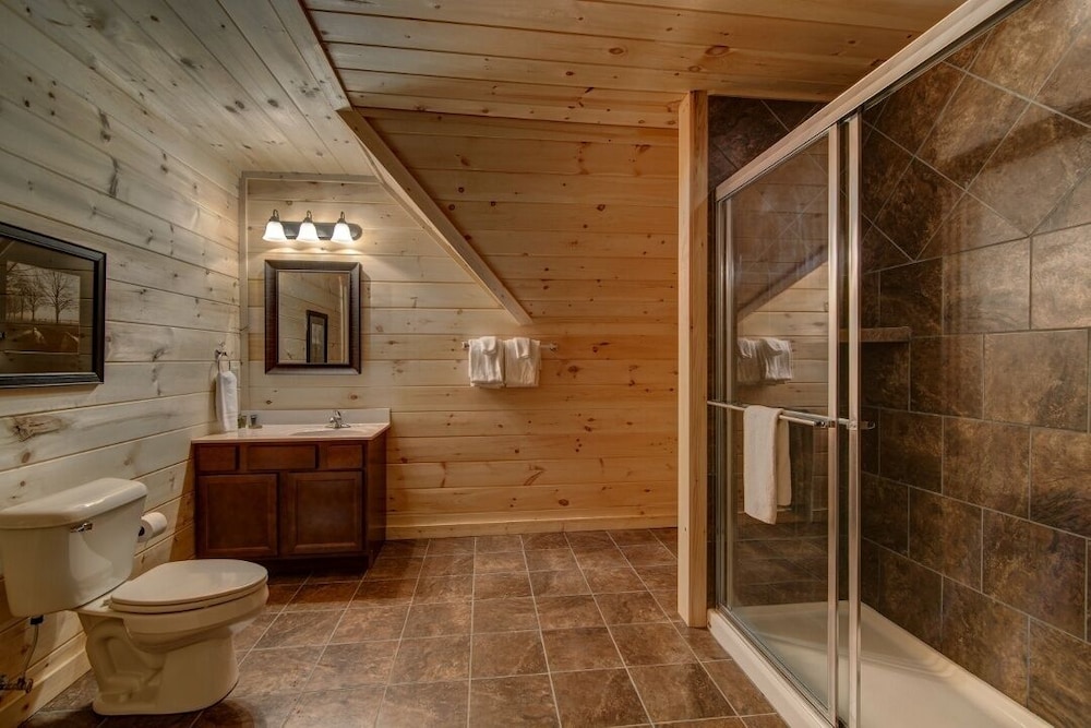 A View To Remember - 4 Bedrooms, 4 Baths, Sleeps 13 Home by RedAwning view 2
