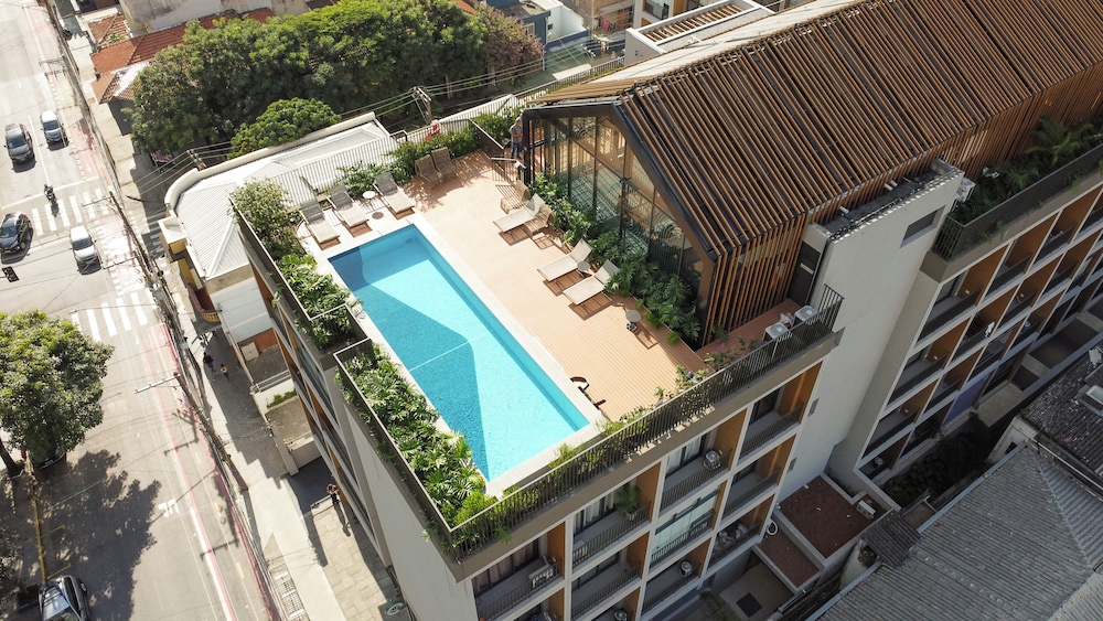 Ape C AR piscina e academia prox Allianz