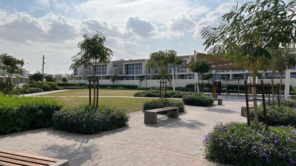 Modern 3BR townhouse in Damac Hills 2