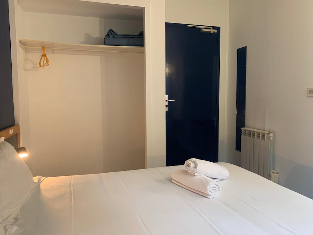 Pau Vacations - Hotel Montilleul - Property Image 1
