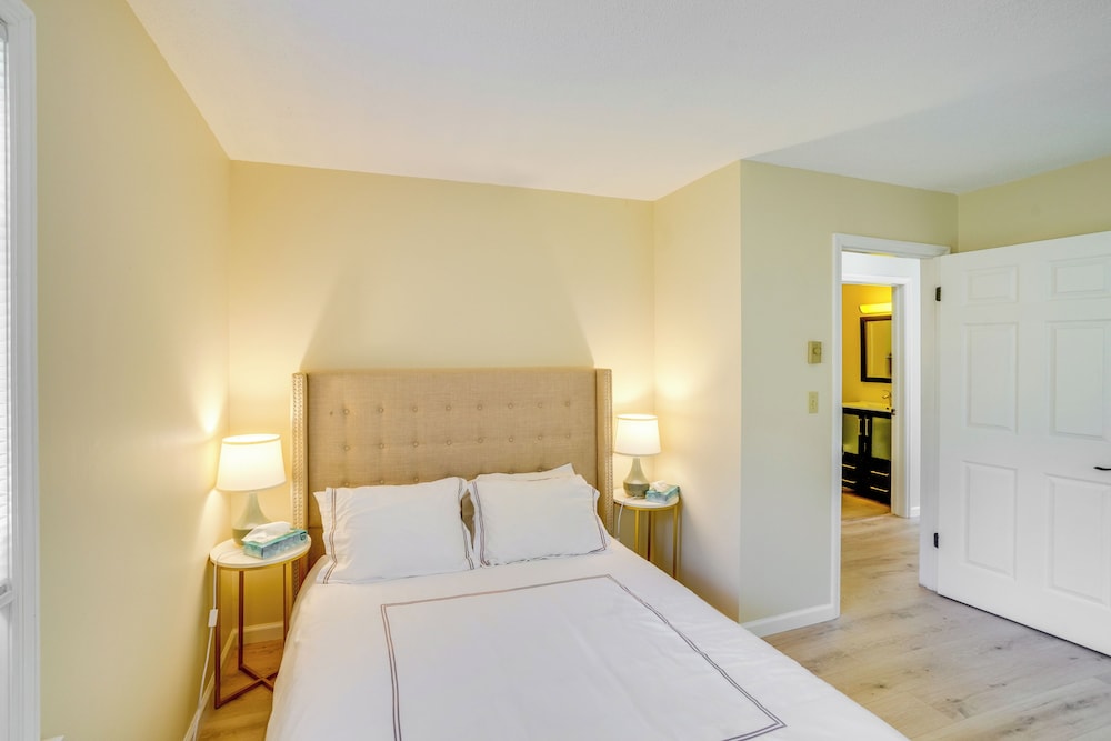 Cozy Catskill Condo - 2 Mi to Windham Mountain Ski view 4