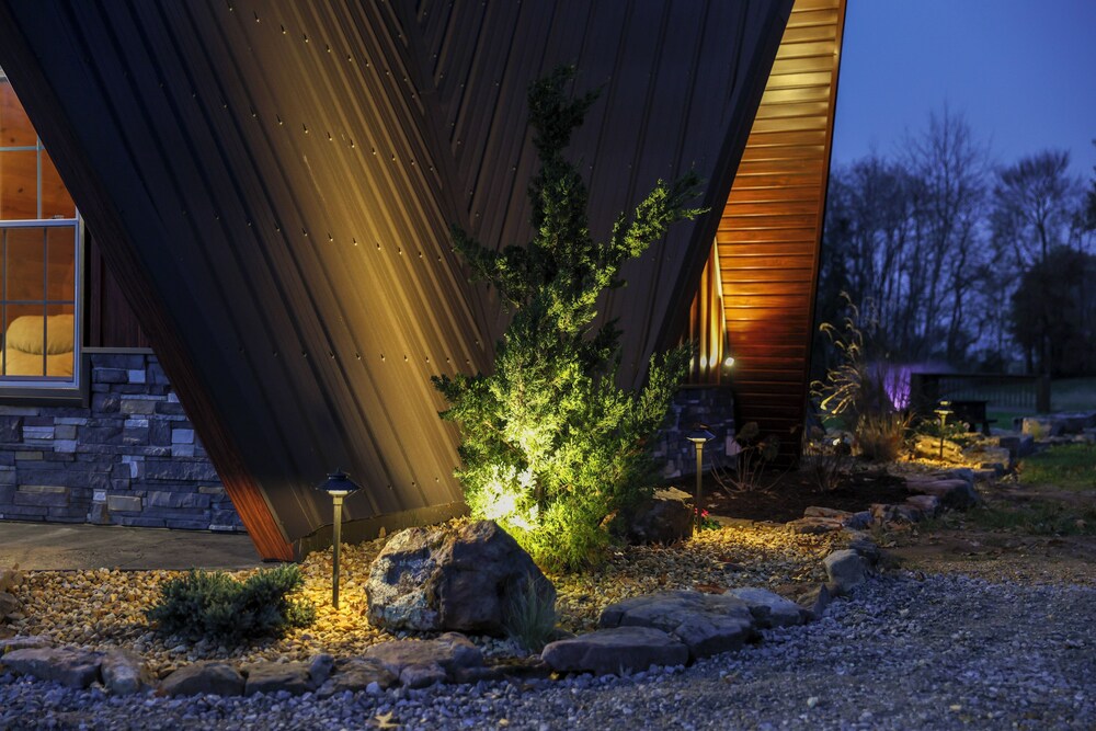 Hot Tub, Fire Pit, Bbq, On-site Pond: Kenton Cabin