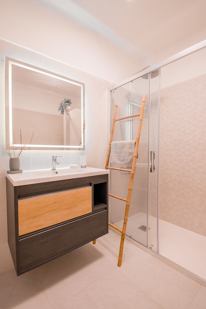 99 ADM Casa Mendes Fabulous Townhouse With Share