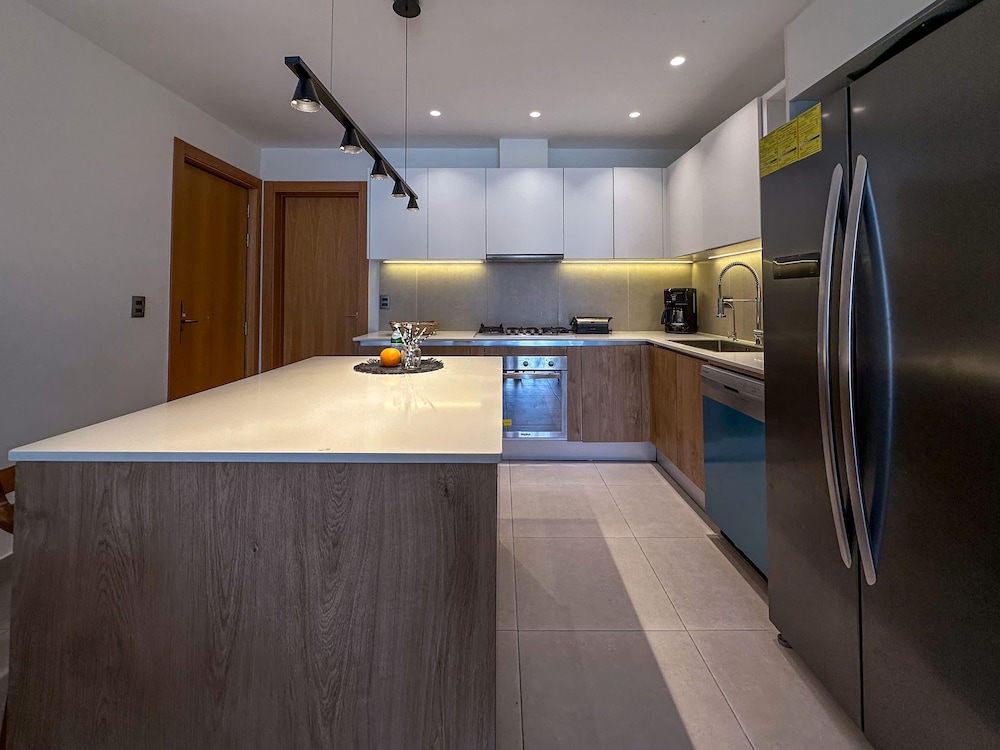 Fantastic new Golf View Apartment