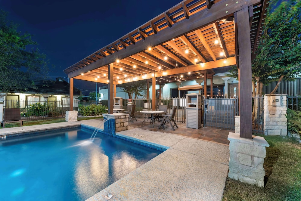 Best Western Post Oak Inn - Property Image 8