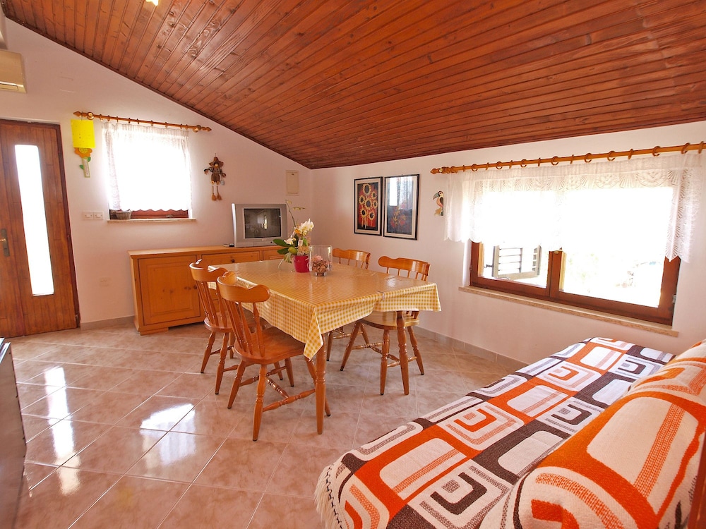Apartment 895 view 3