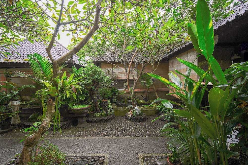 Shana Homestay by EPS