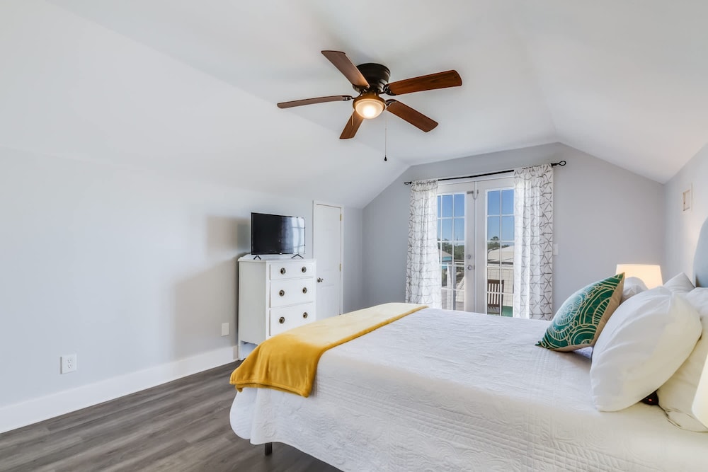 Sel De Vie 6 BR Sleeps 18 dog Friendly