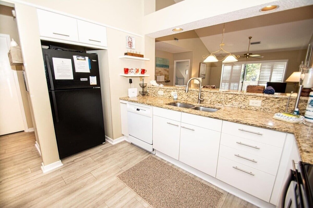 West Hyde Park 2e 2 Bedroom Condo