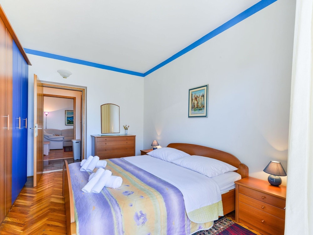 Apartment on Vir Island Near Sandy Beaches
