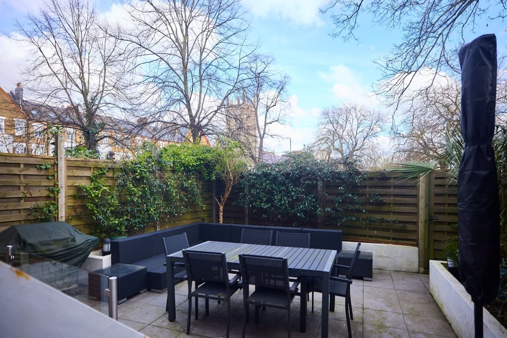 outdoor bbq area