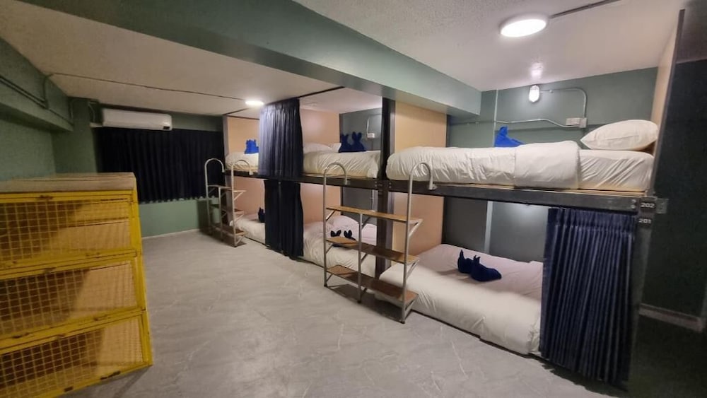 Glur Hostel Pattaya Walking Street