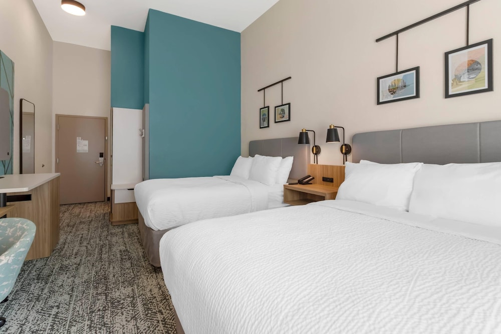 Sleep Inn & Suites