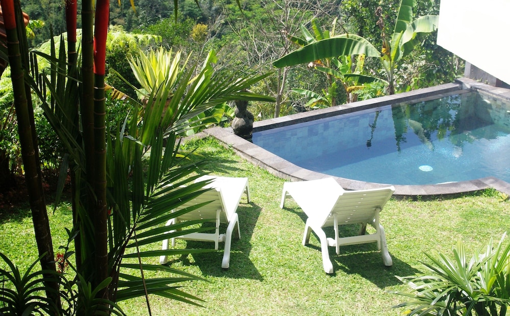 Shangrilah Villas