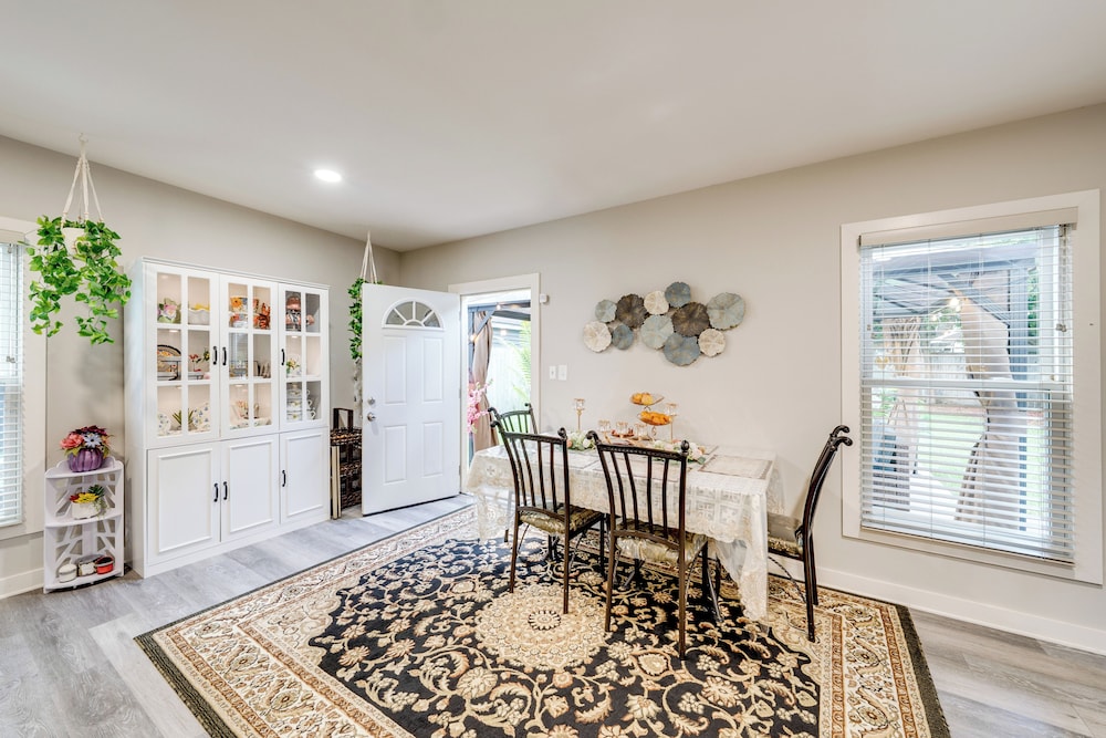 1 Mi to Dtwn Elgin: Dutch Colonial w/ Lovely Patio