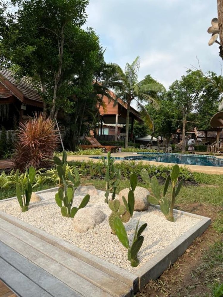 Siri Lagoona Resort