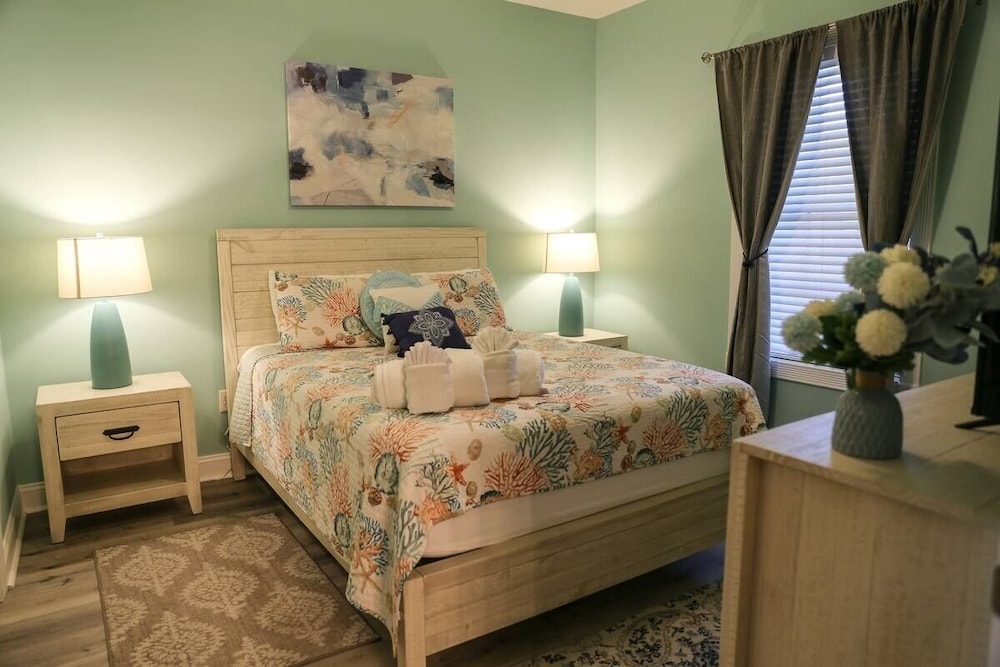 Magnolia Pointe Luster Leaf 4843-302 3 Bedroom Condo