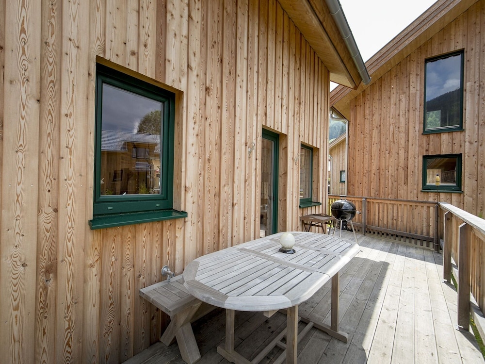 Chalet With Outdoor hot tub