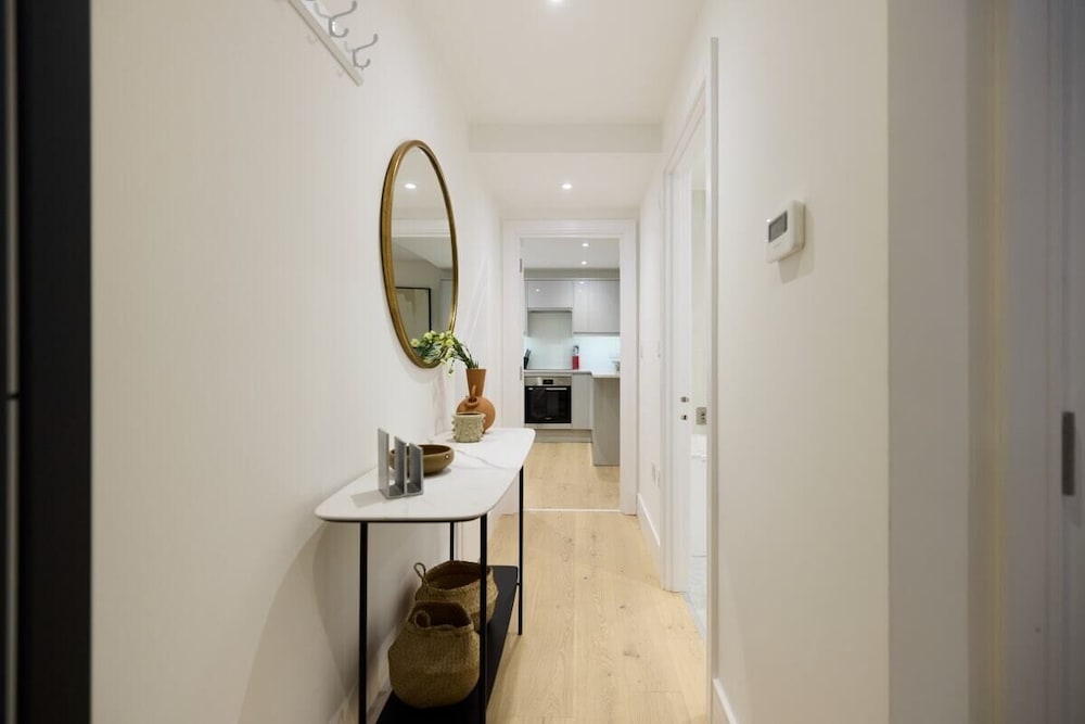 The Melbray Gem - 2bdr Apartment With Courtyard