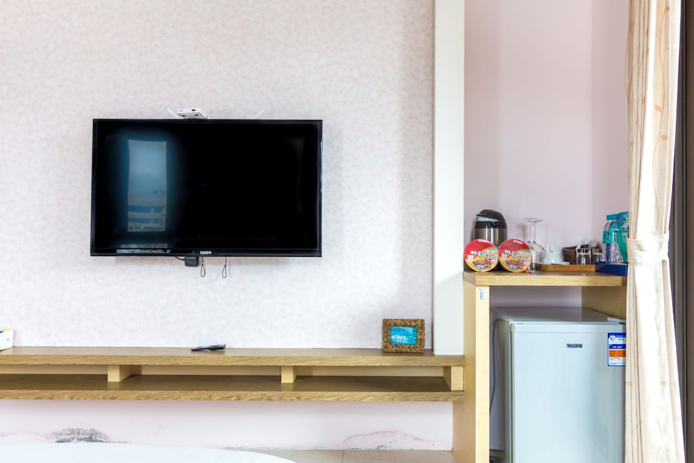 Jhongshan Building B&B