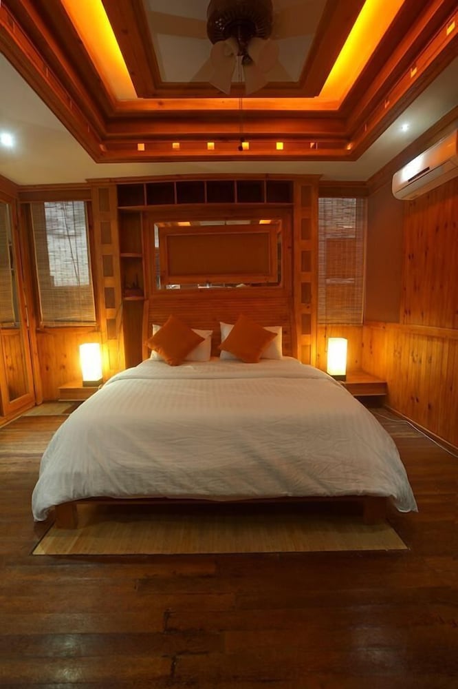 Eureka Serenity Athiri Inn
