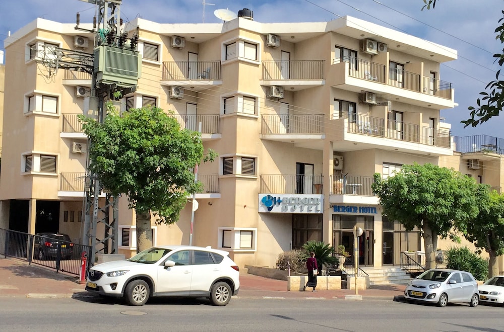 Tiberias Vacations - Berger Hotel - Property Image 11