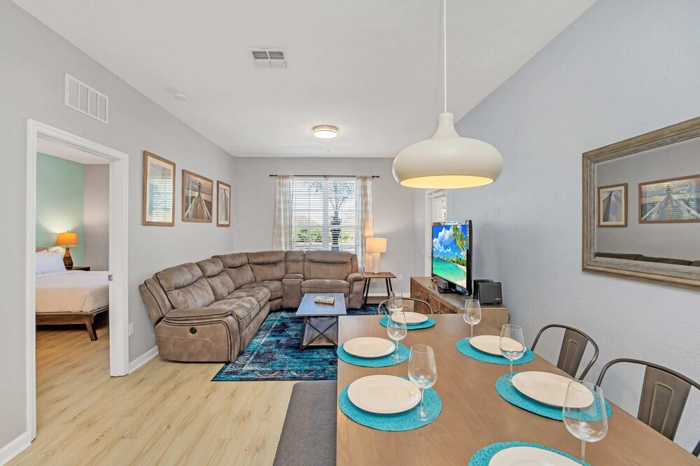 Luxurious 3BD Home Close to Convention Center and Themed Parks! #3vc209