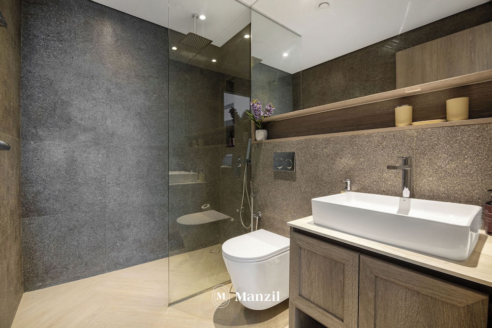 Manzil- Chic 2BR w Pool nr Circle Mall