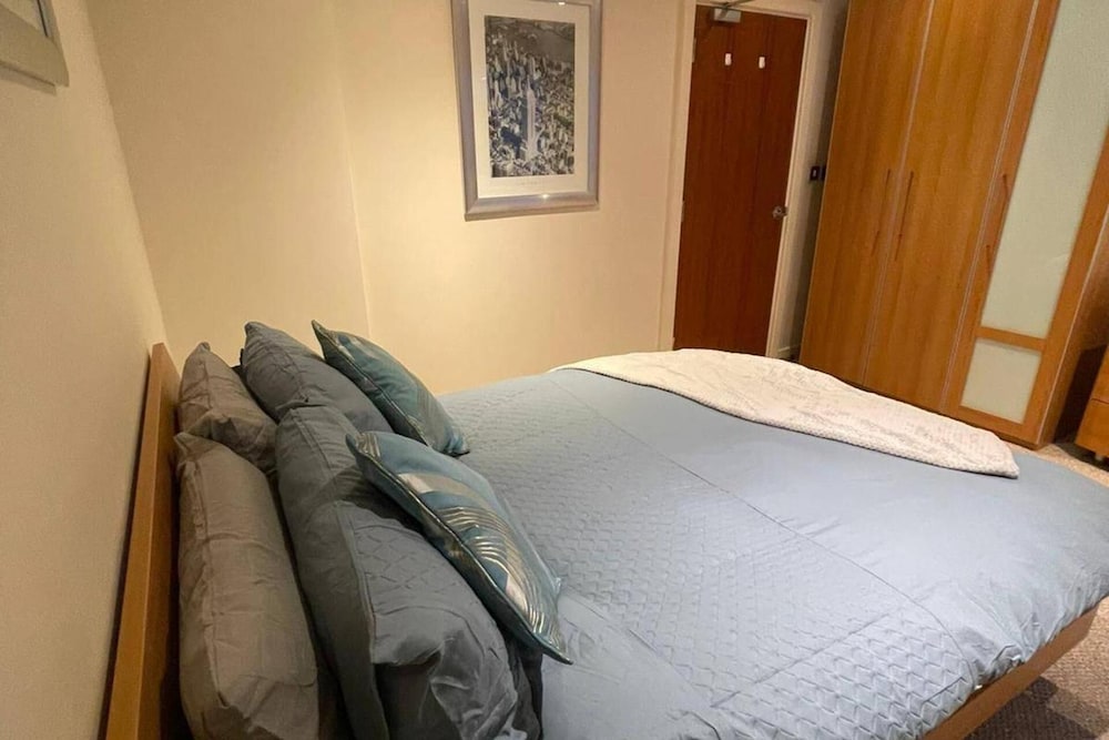 Birmingham City Apartment With 3 Bedrooms