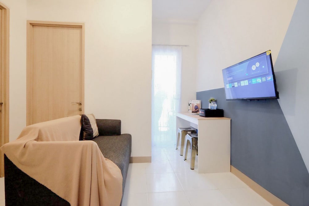 Blue Accent Minimalist 2Br At Tokyo Riverside Pik 2 Apartment