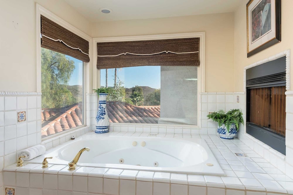 Private Estate w/ Pool, Hot Tub & Fire Pit Near Encinitas The Ranch by Avantstay