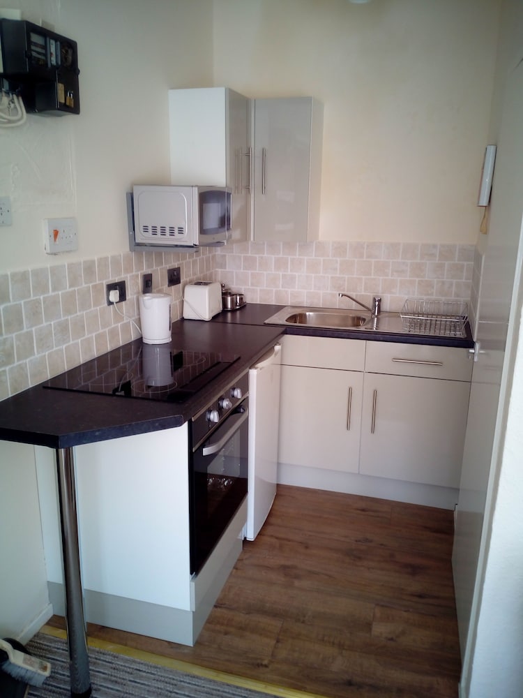 Apsley 4 Sleeps 2 With Free Wi-fi view 3