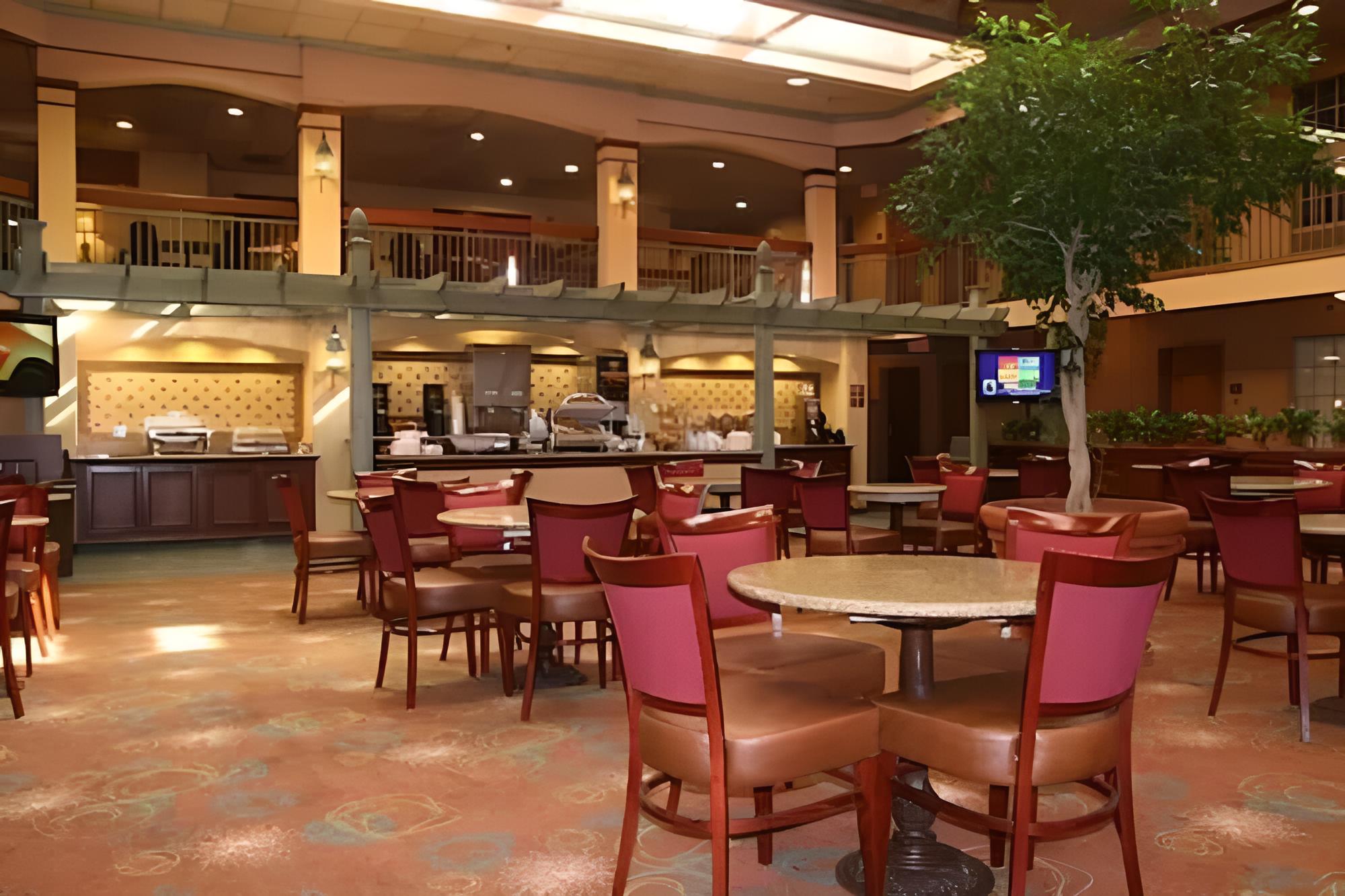 Cape Girardeau Vacations - Auburn Place Hotel And Suites - Property Image 3