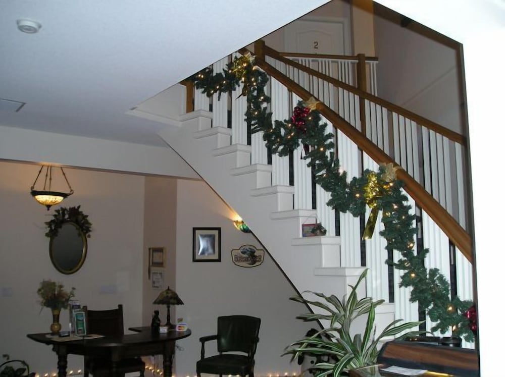 Cedar Wood Lodge B&B