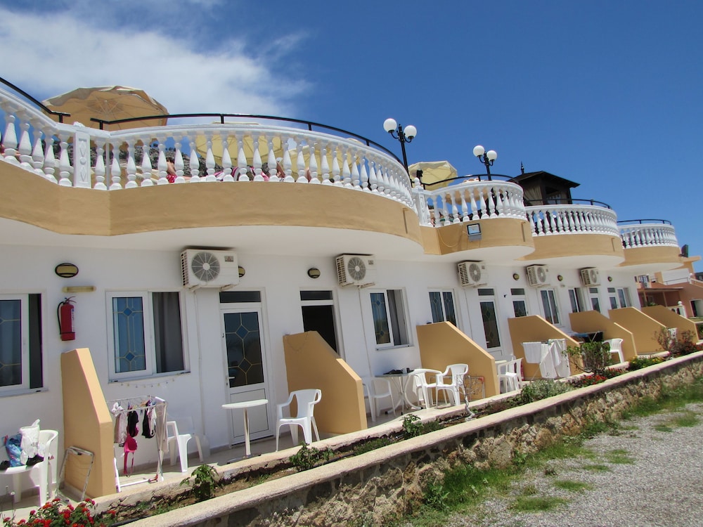 Hotel Coralli Apartments - Image 1