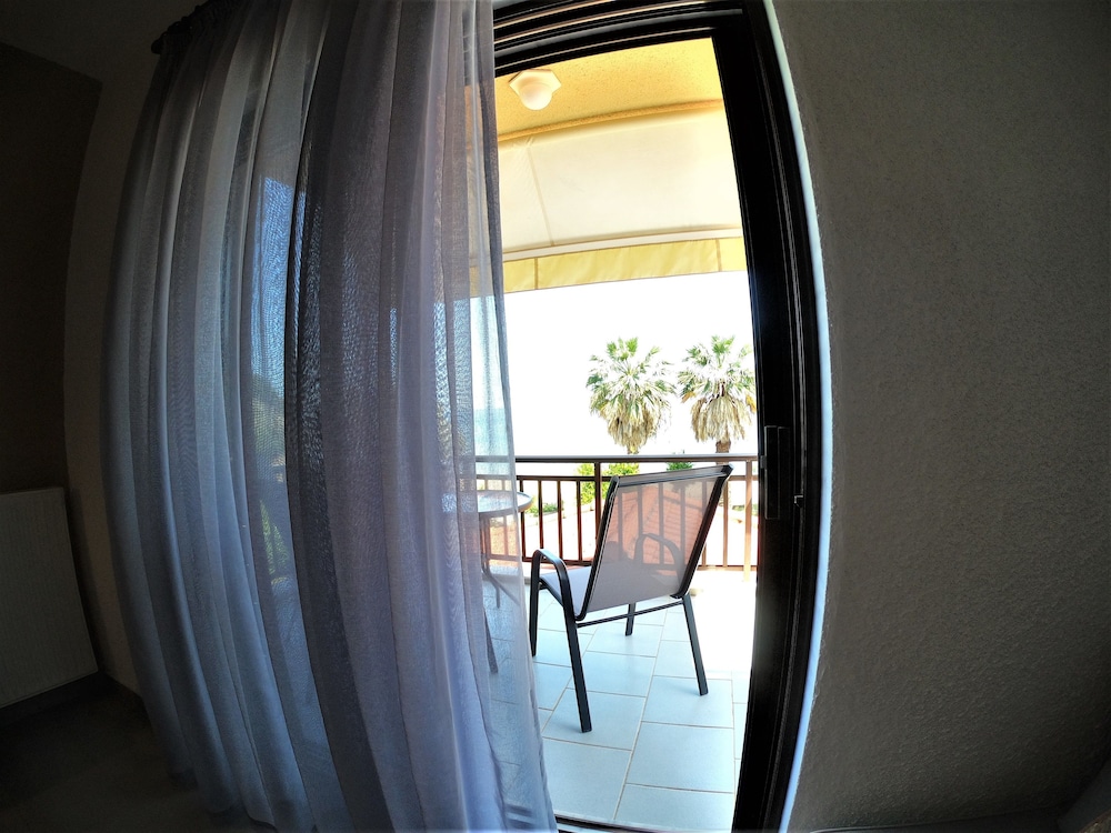 Pension Karvounoskala photo 3