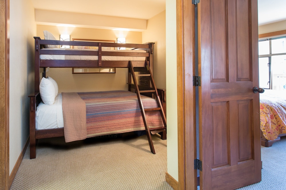One Bedroom Condos at Powderhorn Lodge - Solitude UT