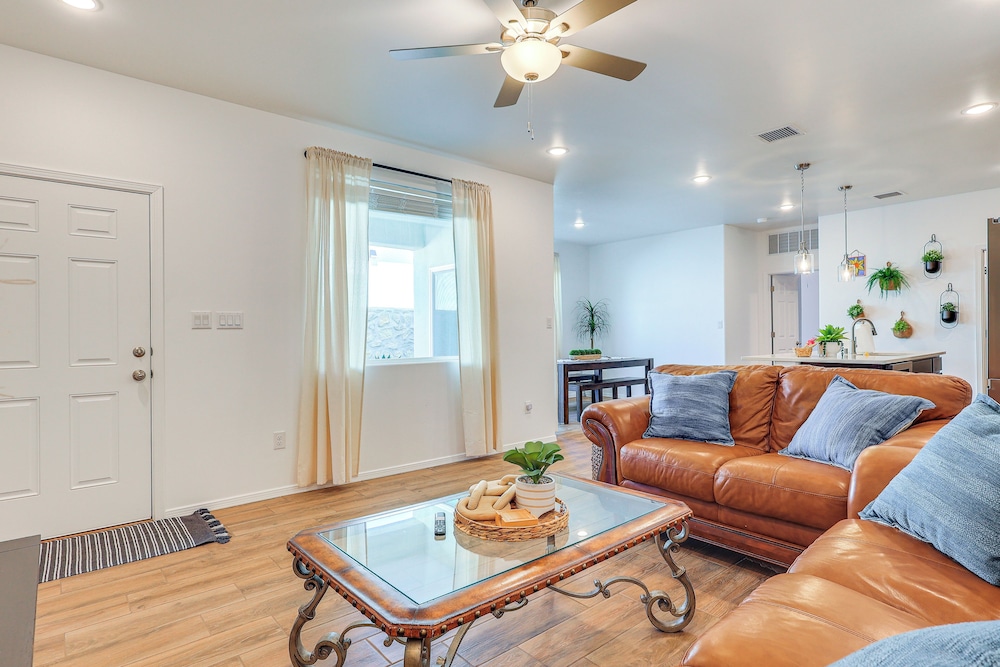 Home w/ Private Patio 10 Mi to Rio Grande!