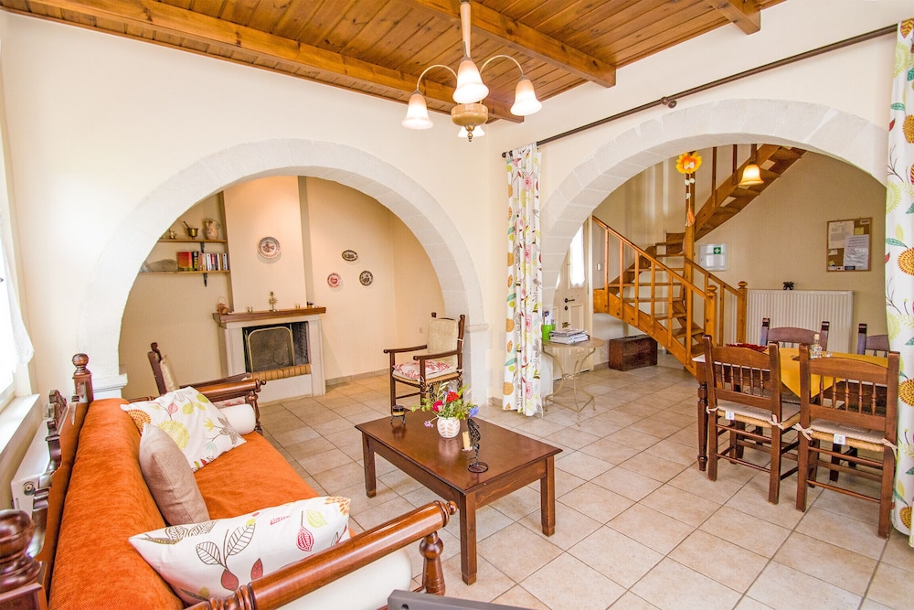 Helianthos Villas
