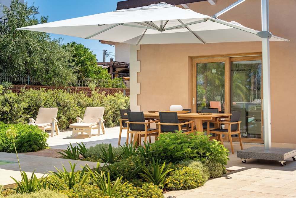 Villa Bali with Pool by Wonderful Italy