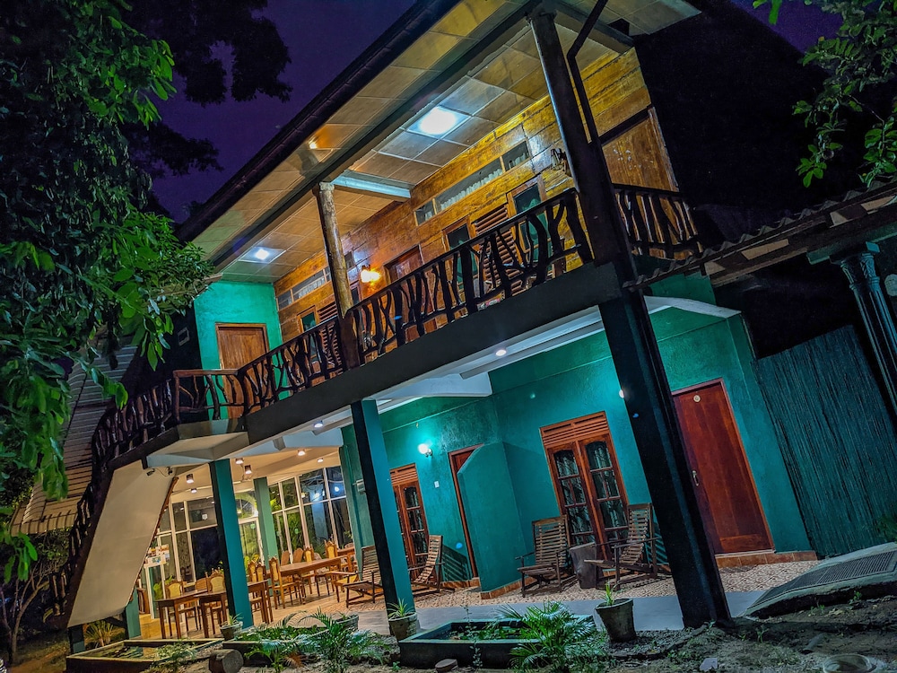 Sigiri Choona Lodge