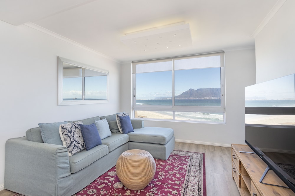 Portico 704