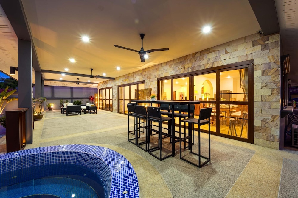 Lovely 3BR Villa in good Location CV3MA