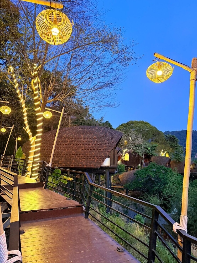 Phumala Lanta Seaview Resort