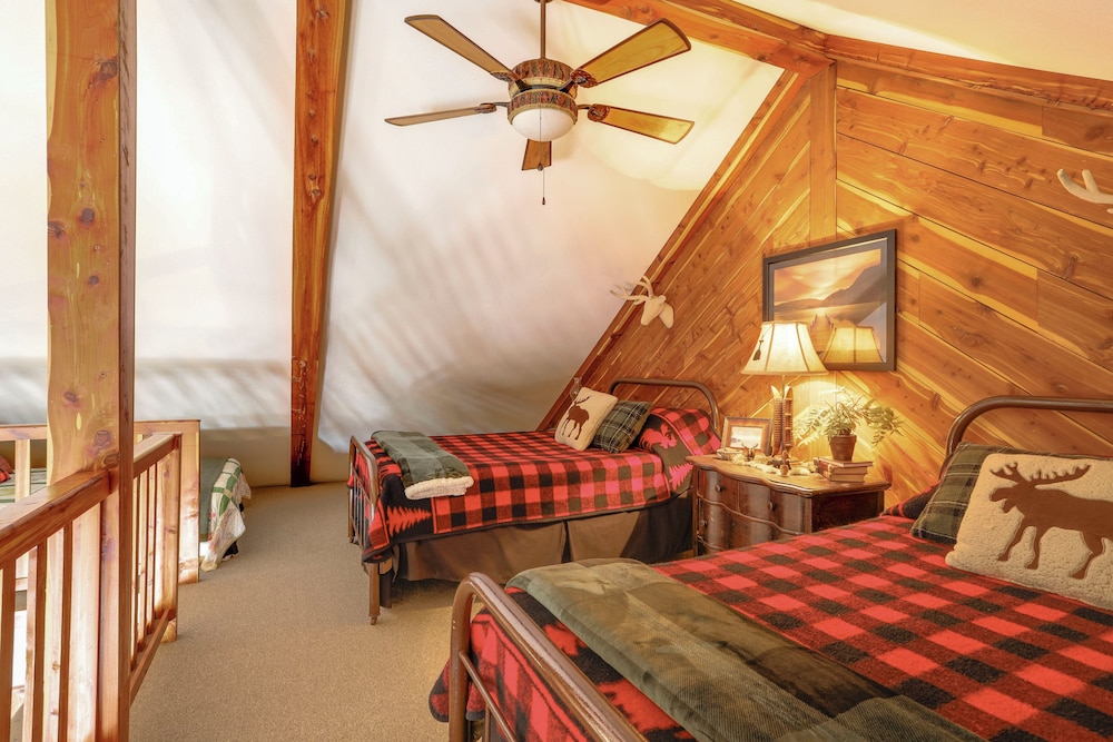 Deck & Fire Pit: Waterfront Cabin in Greers Ferry!