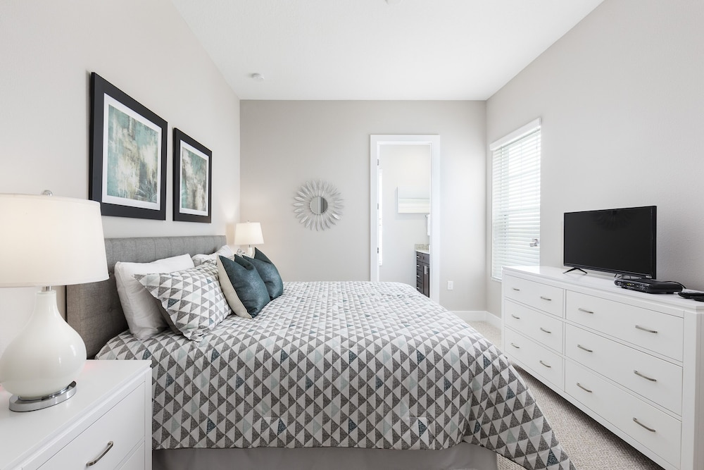 Summerville Vacation Homes by Columbia Management