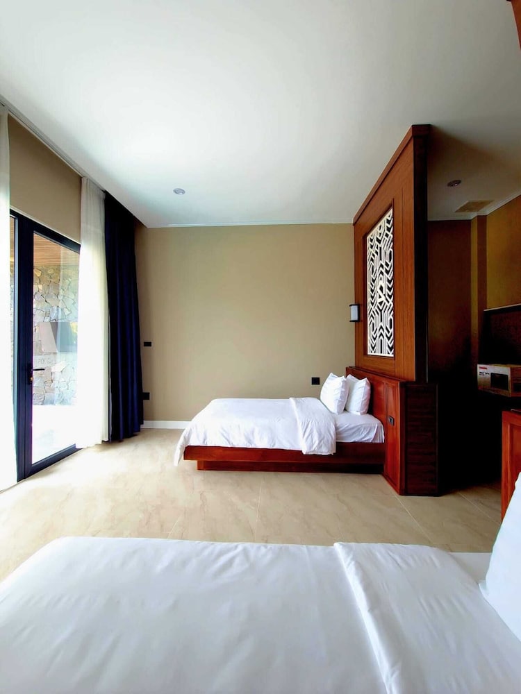 Song View Pool Villa