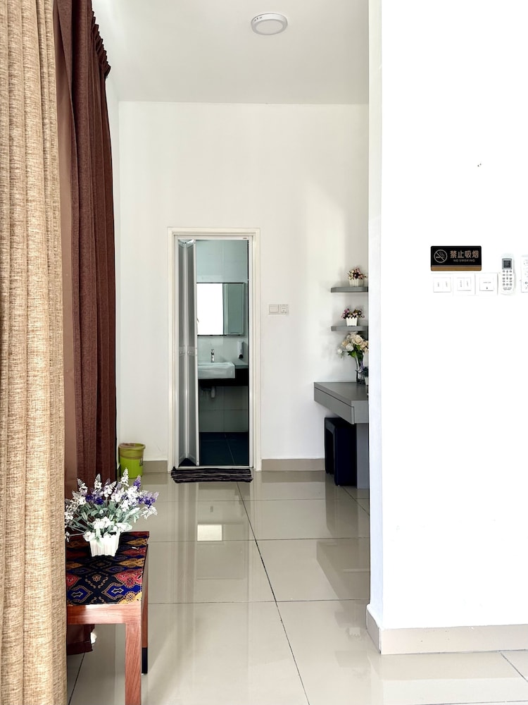Lux Desaru Villa